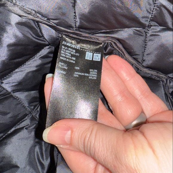 Uniqlo Women's Ultralight Down Black Quilted Puffer Jacket - Picture 5 of 7
